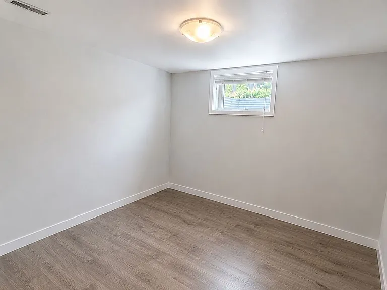 14 Jasper Ct #B — Photo 10