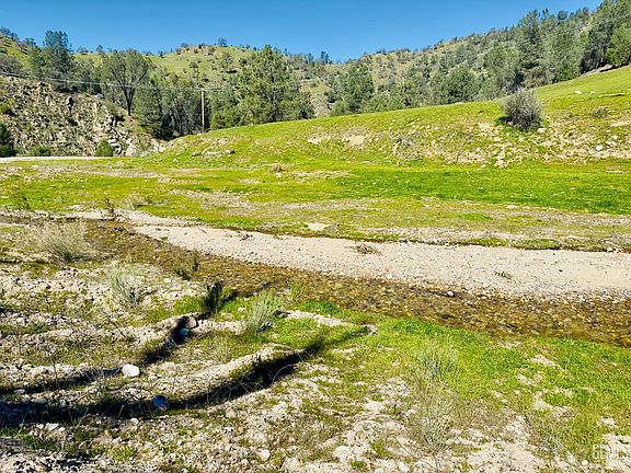 4th image of 18266 Caliente Creek Rd