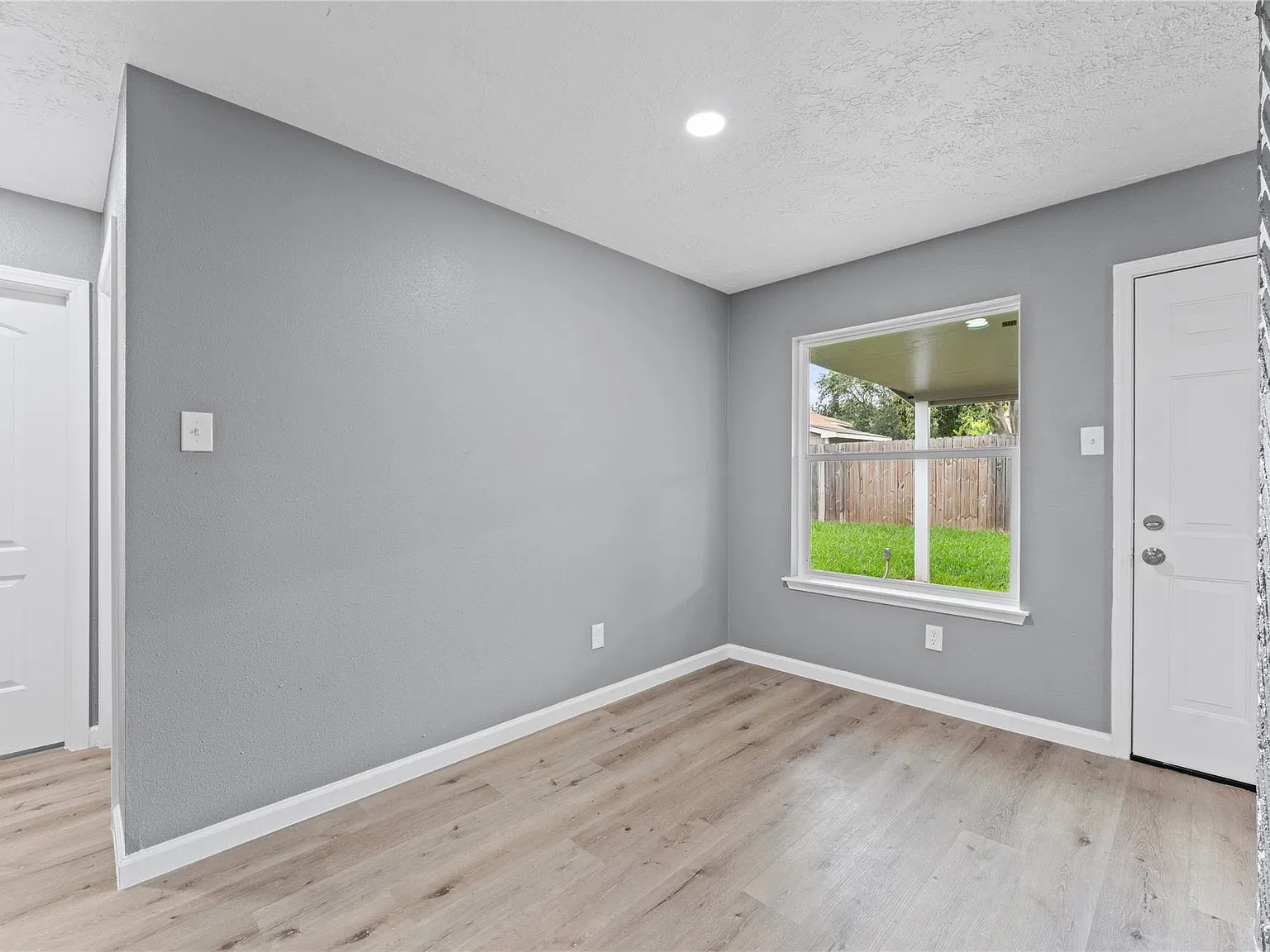 4 bed, 2.0 bath, 1692 sqft, $1,850 — Photo 4