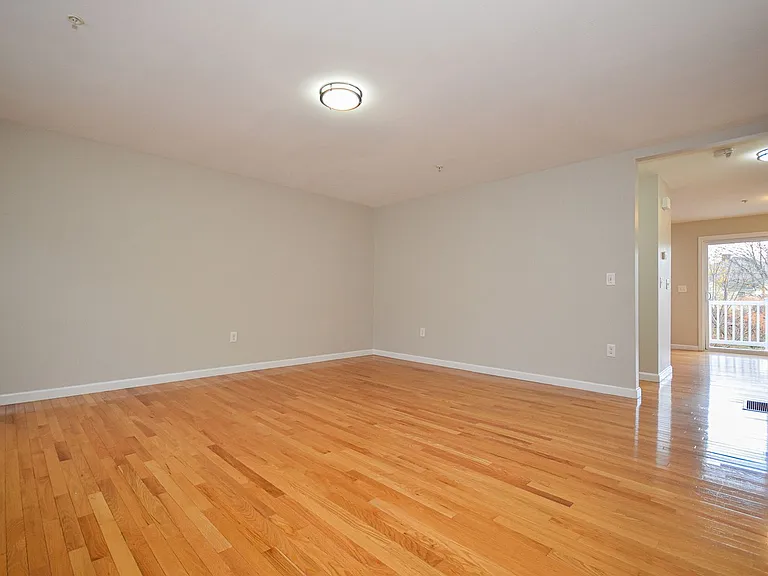 Jefferson Court — Photo 25