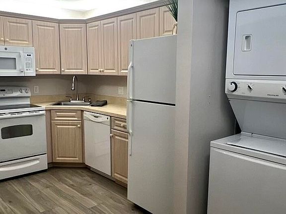 3rd image of 4849 Sable Pine Cir APT B1