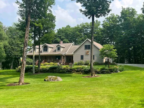 579 Maple Rdg, Newport, VT 05855