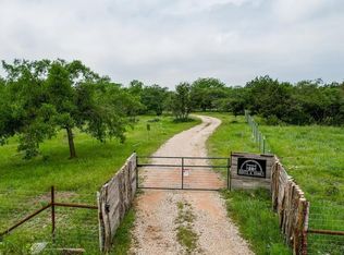 420 Whispering Oaks Dr, Burnet, TX 78611