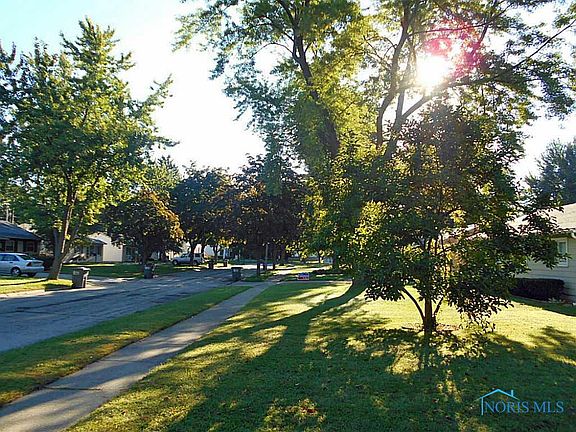3rd image of 3839 Donegal Dr