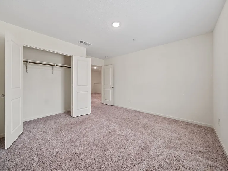 233 Berthe Ct — Photo 38