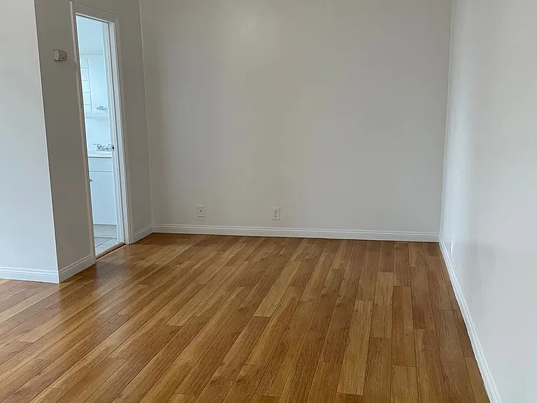 "Lofts @ Larchmont"- Lofts at Larchmont LLC — Photo 9