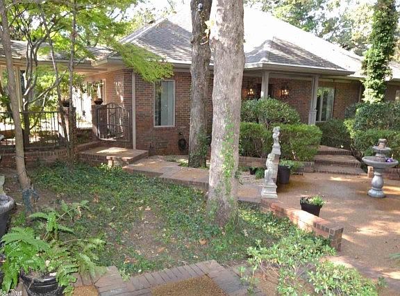 2nd image of 2605 Valley Dr