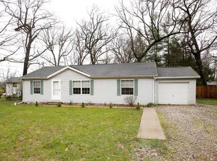 10 Oak Grove Rd, Springfield, MI 49037