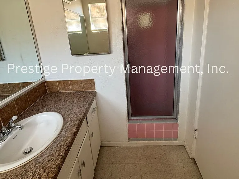 825 E Copper St — Photo 13