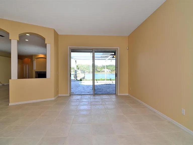 4305 Round Lake Ct — Photo 23