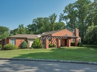 7 Yale Dr, Manhasset, NY 11030