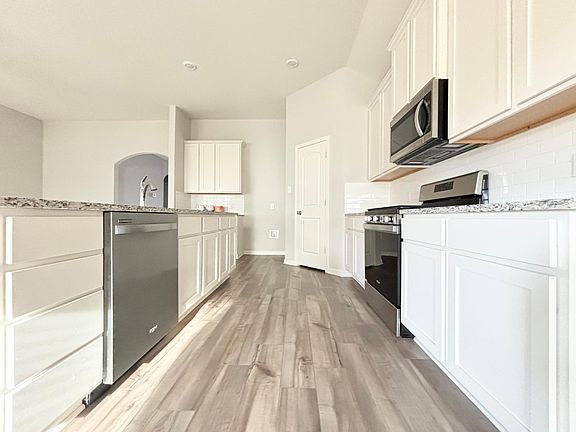 4th image of 2105 Penaflor Dr