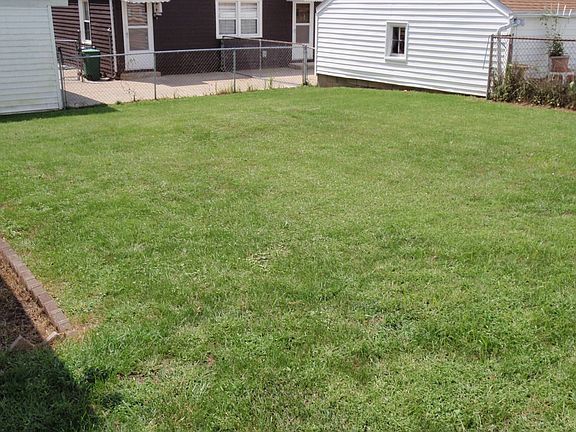4th image of 908 W Forrest Hill Ave