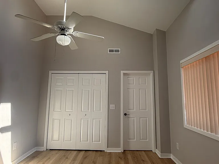 5910 Chester St — Photo 35