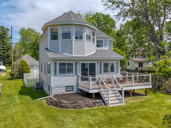 401 Pointe Tremble Rd, Algonac, MI 48001