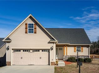 415 Inlet Place Dr, Winston Salem, NC 27127