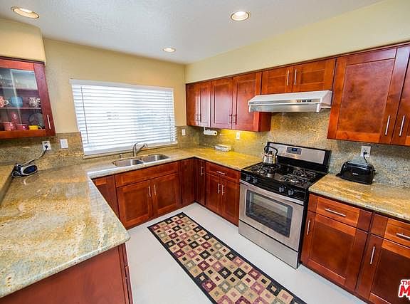 3rd image of 7607 Hannum Ave
