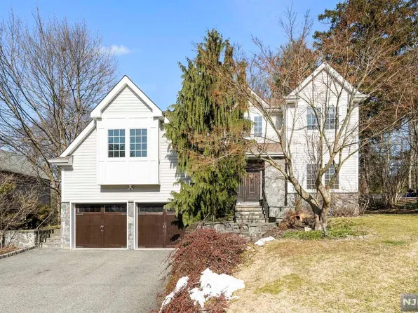 31 Royden Rd, Tenafly, NJ 07670