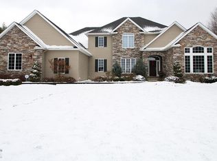 2031 Pine Ridge Trl, Hinckley, OH 44233