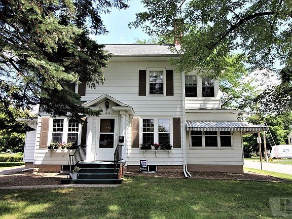 2nd image of 1020 S Iowa Ave