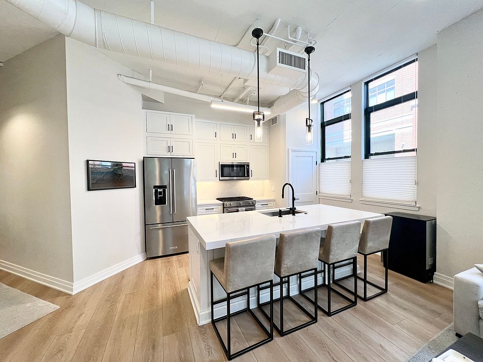 1st image of 1201 N Garfield St APT 113