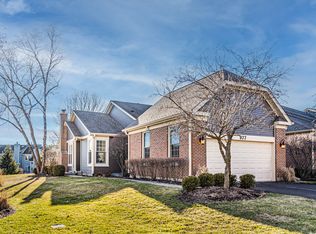 977 Heathrow Ln, Naperville, IL 60540