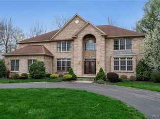 40 Regents Park, East Amherst, NY 14051