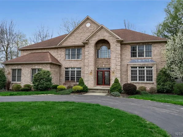 40 Regents Park, East Amherst, NY 14051