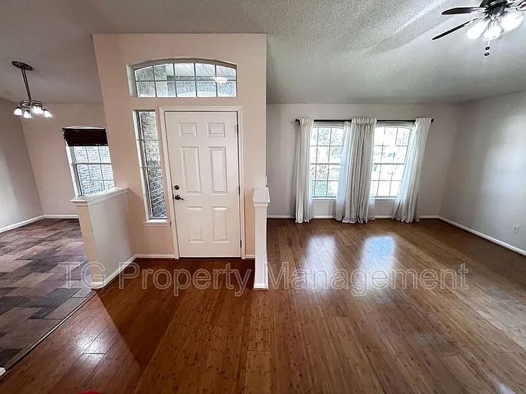 1449 Blue Heron Ln E — Photo 11