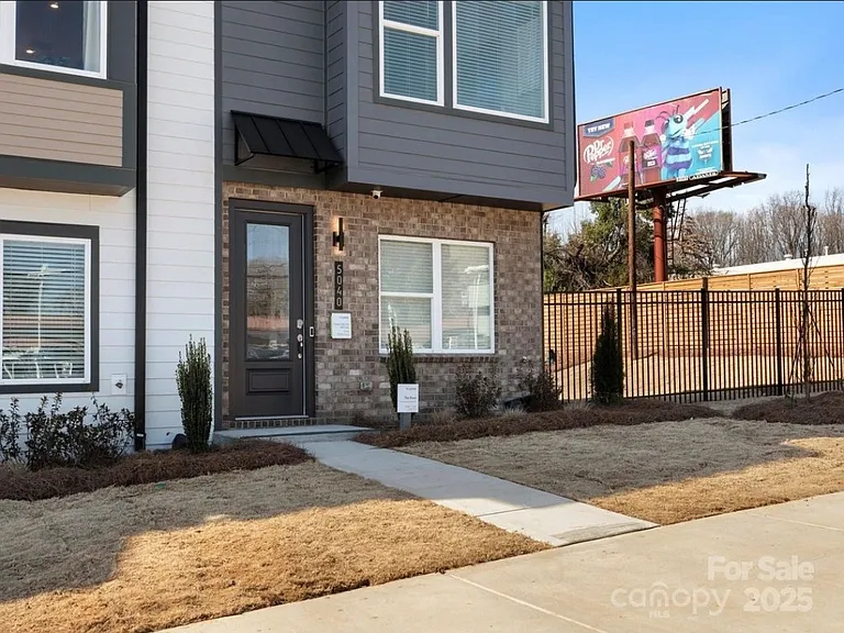 5508 SW Aling Ct — Photo 2