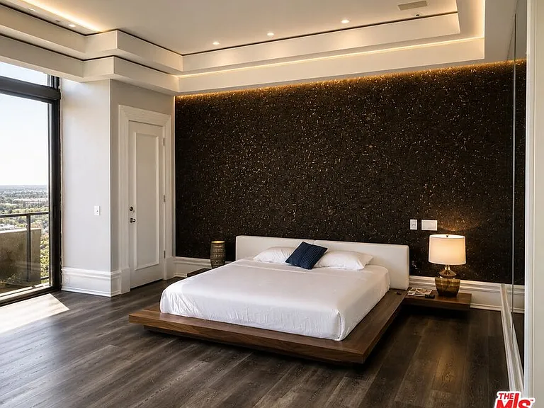 10535 Wilshire Blvd #Penthouse 1 — Photo 18
