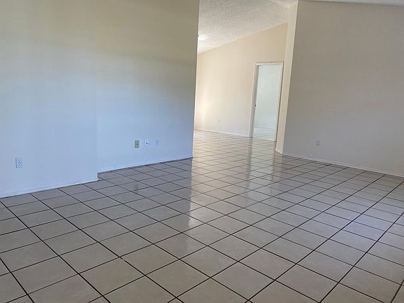 2nd image of 2804 SE Eagle Dr