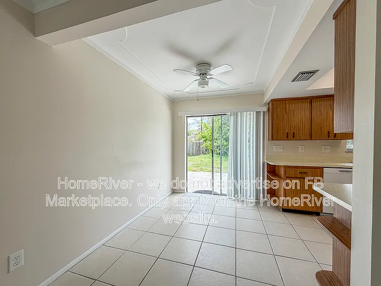 502 NW Salina Ter — Photo 9