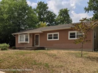 8 Vermont Ave, Jackson, NJ 08527