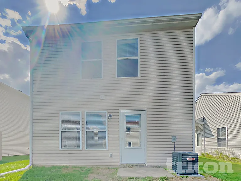 4525 Connaught East Dr — Photo 16