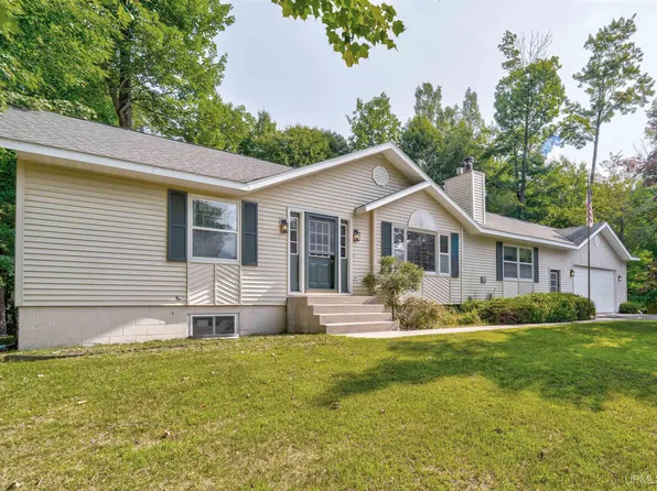 8570 6th St, Manistique, MI 49854