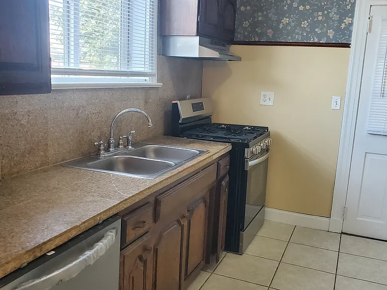 3037 Louisiana Avenue Pkwy — Photo 6