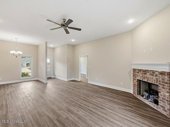 4th image of 108 Madisonville Dr