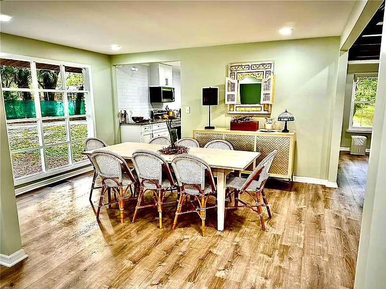 4021 Halliday Ln — Photo 2