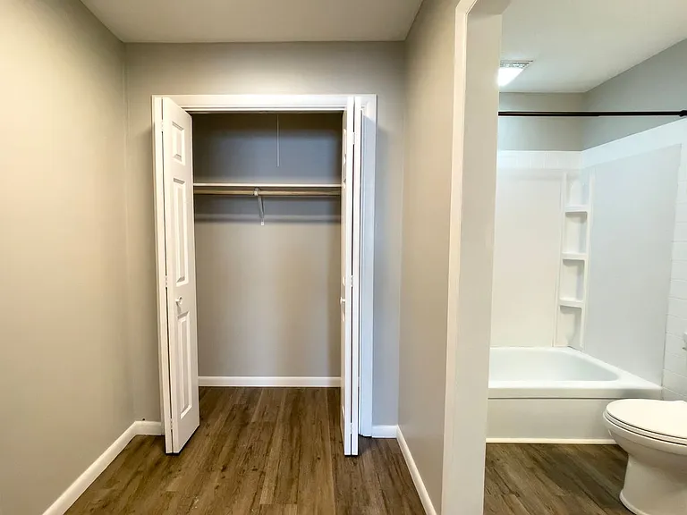 Preleasing For August! Close To Campus — Photo 10