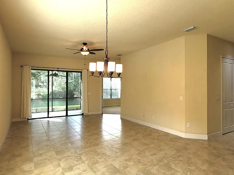 1028 Kilkenny Ln — Photo 5