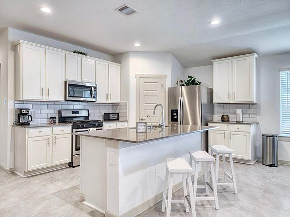 3rd image of 29914 Reagans Ranch Dr