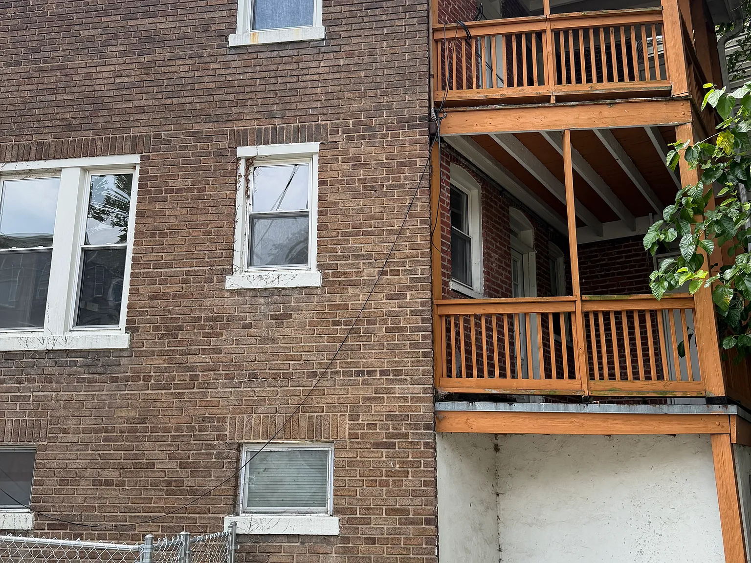 4 bed, 1854 sqft, $4,950 — Photo 2
