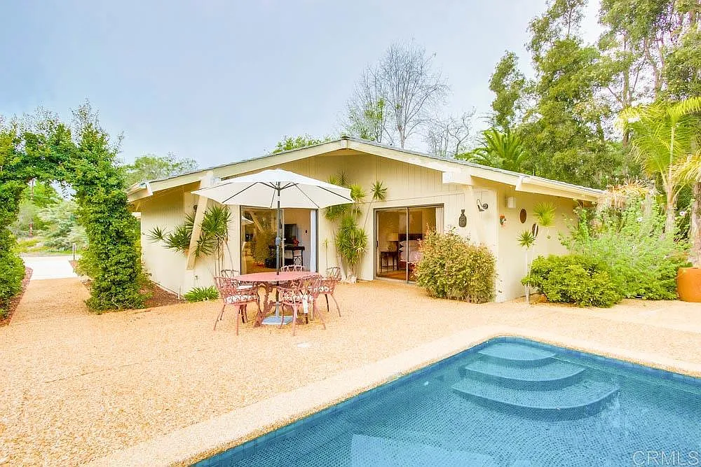1 bed, 1.0 bath, 600 sqft, $8,250 — Photo 3
