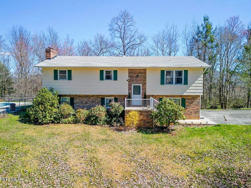 1st image of 134 Independence Ln