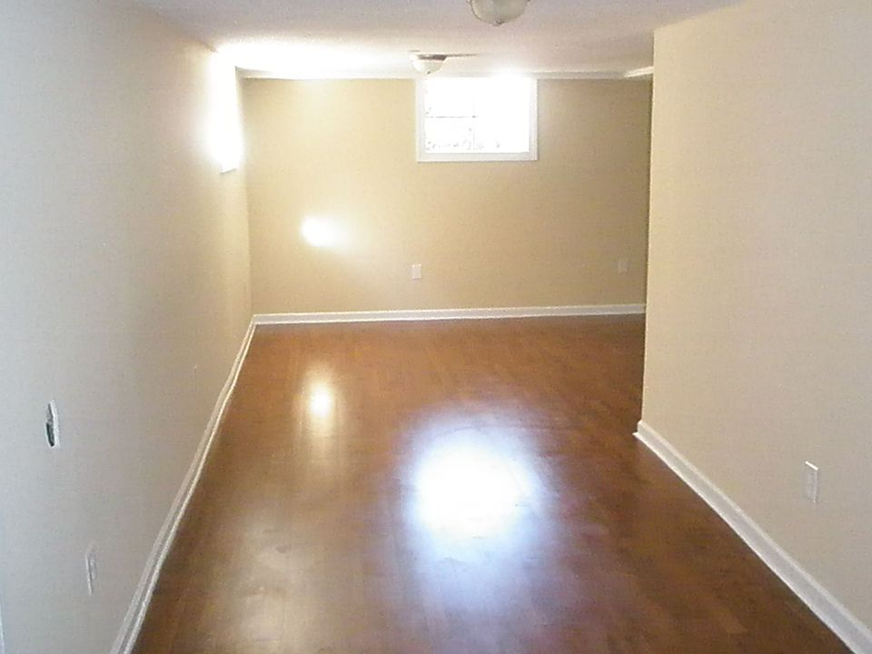 2nd image of 1010 Gillespie Rd