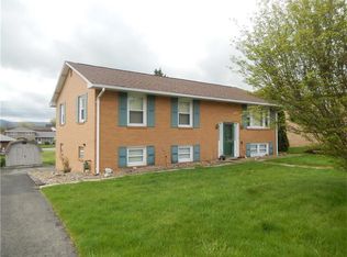 313 Debora Dr, Latrobe, PA 15650