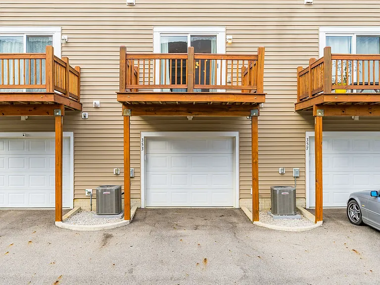 353 Laurel Creek St — Photo 40