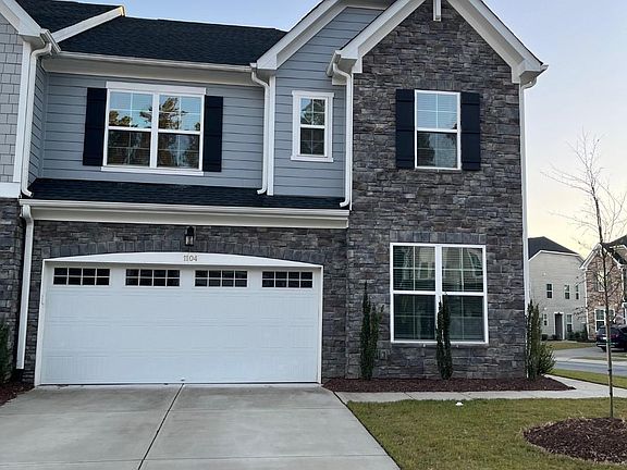 3rd image of 1104 Lakebrink Dr