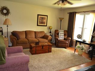 696 Niagara Dr, Bolingbrook, IL 60440